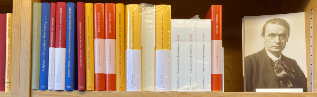 View into the Goetheanum bookshop (Photo: PädSek).