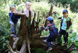Kinder am Spielen. Foto: PaedSek/ Charlotte Fischer