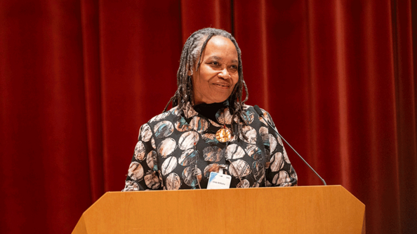 Linda Williams during her lecture (Photo: goetheanum/ Xue Li)