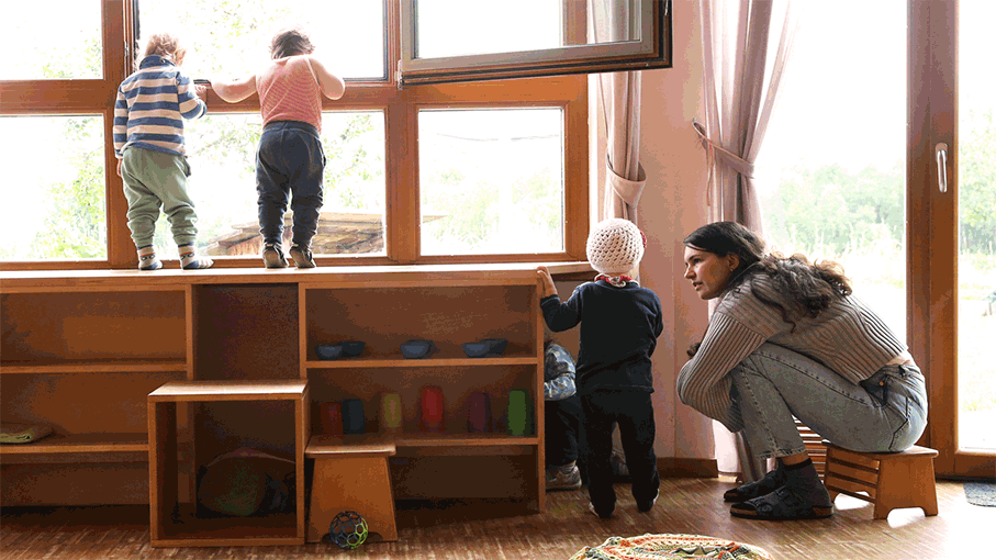 Niños jugando (Foto: PädSek/ Charlotte Fischer)